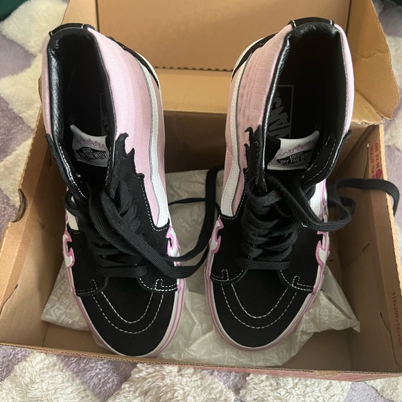 VANS Sk8 HI FLAME HI TOPS Never worn women’s 9 men’s 7.5 high tops with flame - Picture 4 of 5